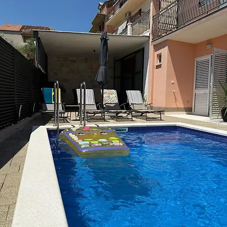 Ana